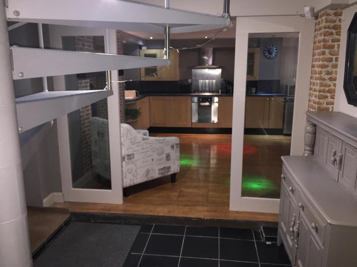 Large 2-Bed House Derbyshire Off Chatsworth Rd Chesterfield Exteriör bild