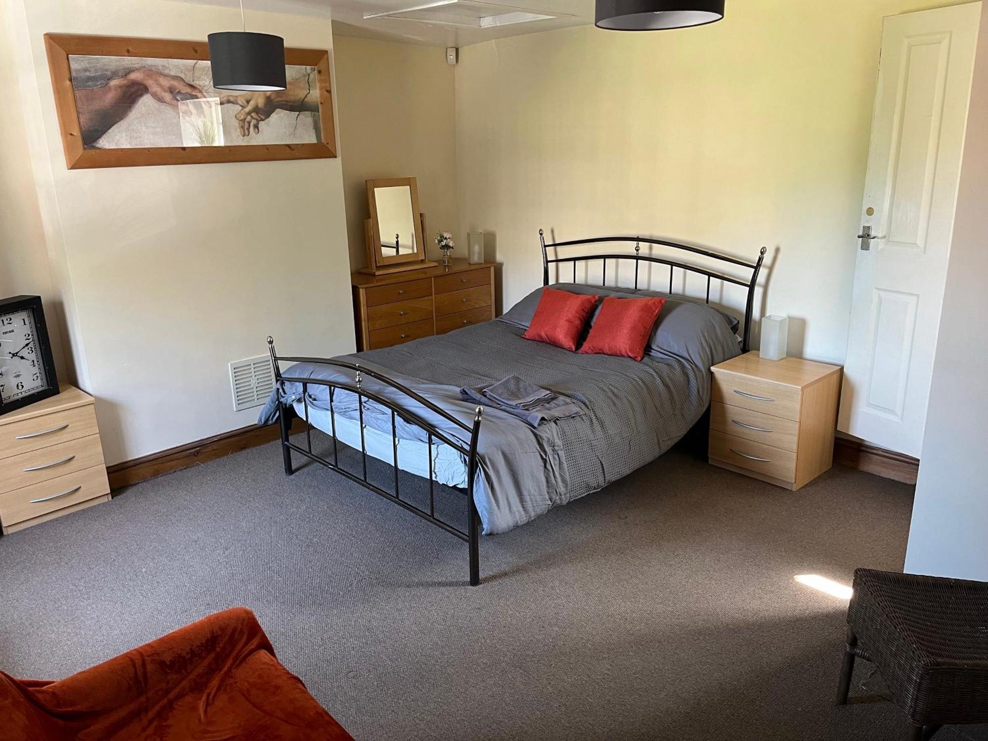 Large 2-Bed House Derbyshire Off Chatsworth Rd Chesterfield Exteriör bild