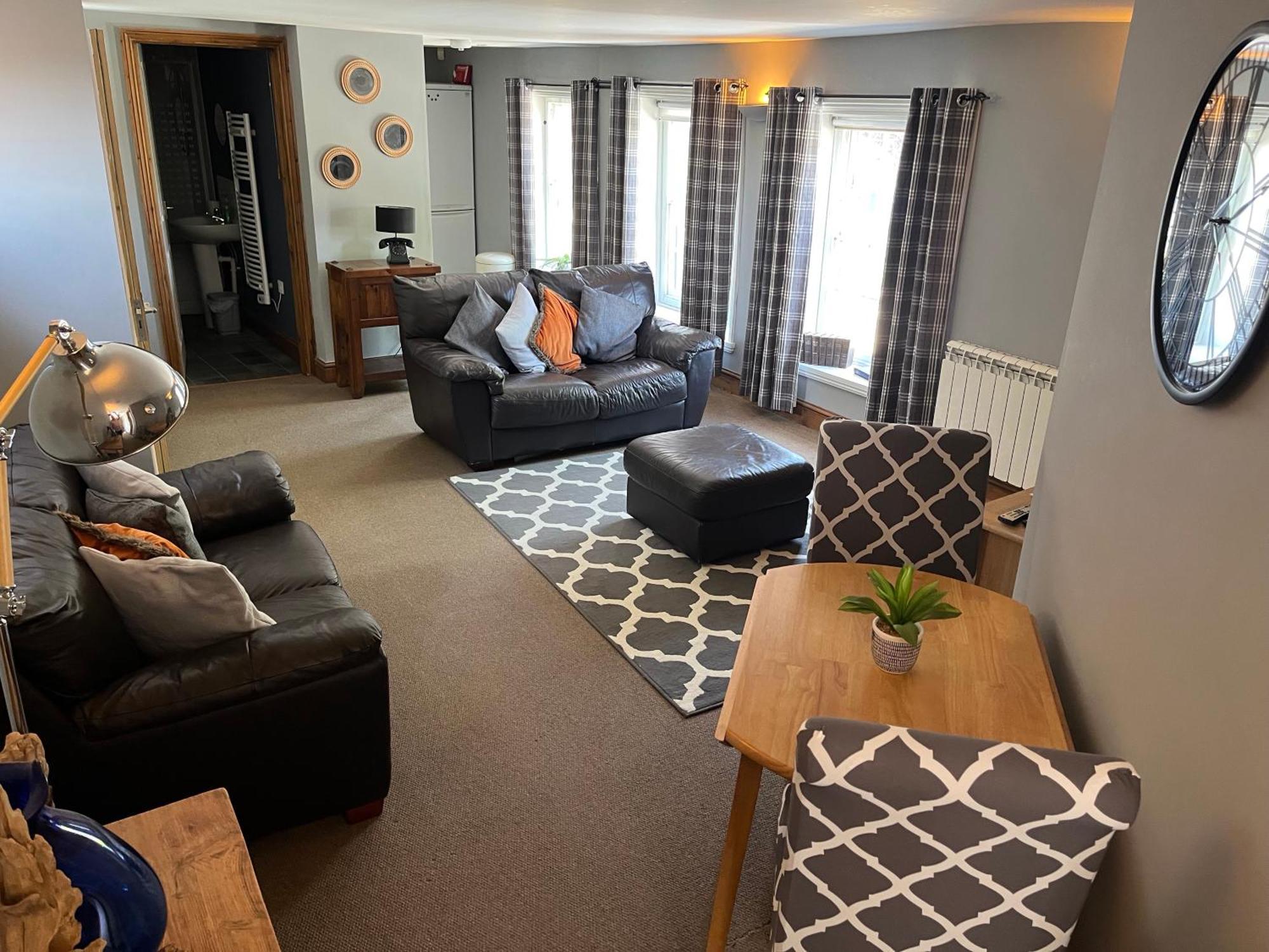 Large 2-Bed House Derbyshire Off Chatsworth Rd Chesterfield Exteriör bild